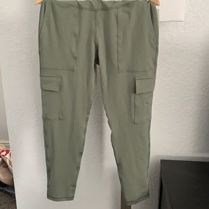 Old Navy Elevate Leggings Cargo Pockets
